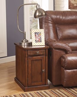 Laflorn Light Brown Chairside Table