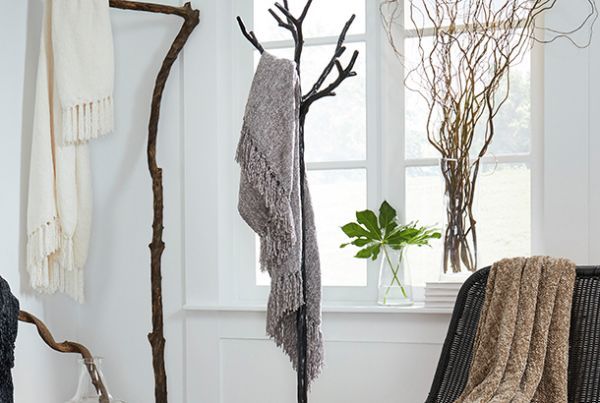 Picture of Tamish Throw - Gray